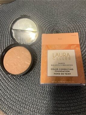 Laura Geller  Baked Balance-N-Brighten Color Correcting Foundation - Fair